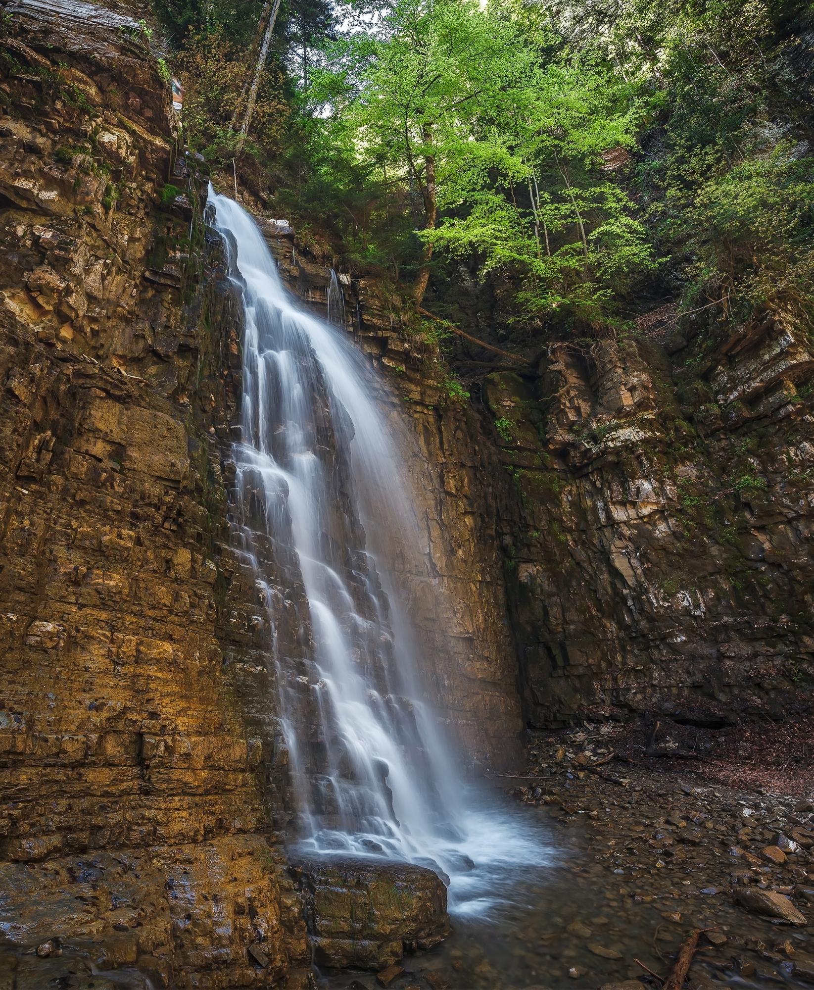 Этот украинский водопад выглядит, как из фильма &quot;Аватар&quot;: смотрите фото